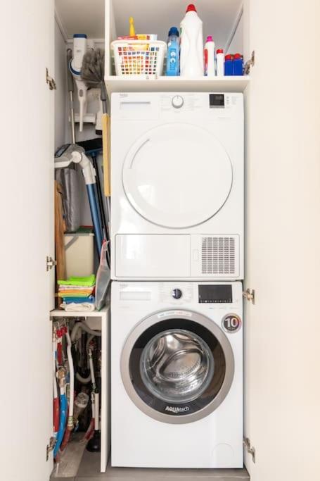 European Heart 2-Bedroom Flat. ブリュッセル エクステリア 写真