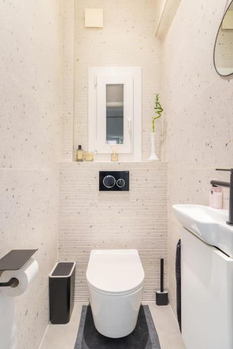 European Heart 2-Bedroom Flat. ブリュッセル エクステリア 写真